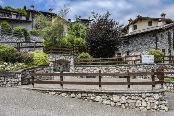 Borgo Antico, Chalet, case in vendita in montagna, Oneta, val seriana, vista strada