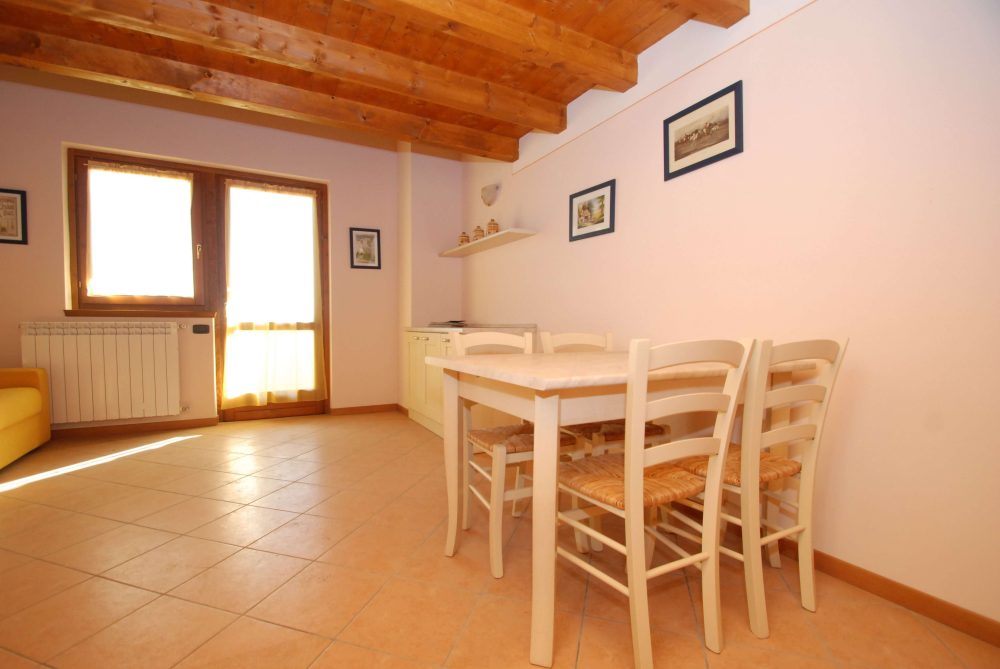 Dolce Risveglio - Trilocale Roncola Valle Imagna soggiorno