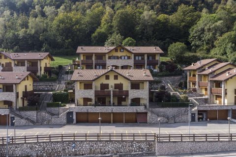 piccolo borgo, casa valli bergamasche, roncola
