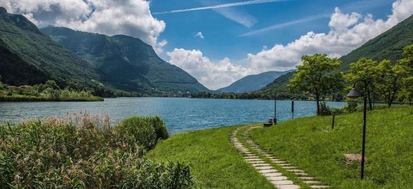 Monasterolo del castello, case in vendita al Lago di Endine